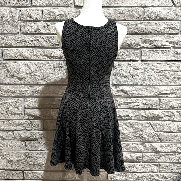 Express gray and black dress - Picture 3 of 4